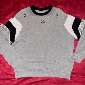 Gizia woman’s grey/blk two piece set size (40) Turkish size (10)US